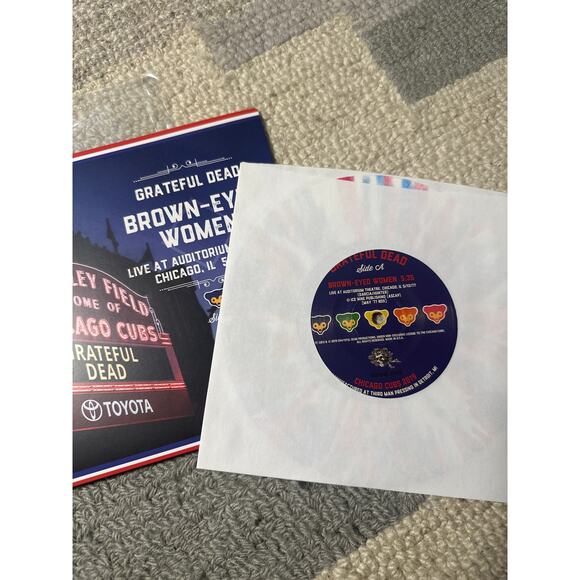 Chicago Cubs Grateful Dead Brown Eyed Woman Vinyl Album Auditorium Theater 2019 - Picture 4 of 5